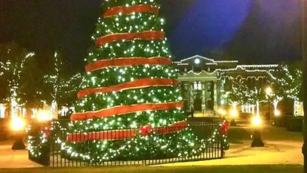 [must read] See The 10 Things That Make You Realise Christmas Is Today